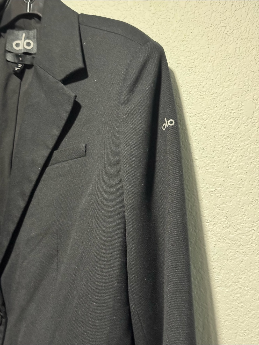 ALO Blazer - Picture 3 of 4
